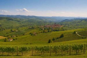 panorama in valle maira nelle langhe piemontesi