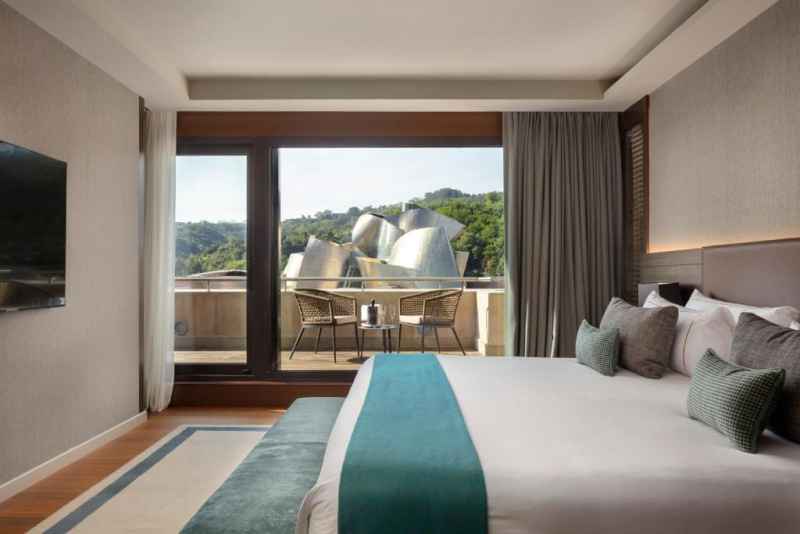 hotel consigliato per dormire in zona Guggenheim a bilbao