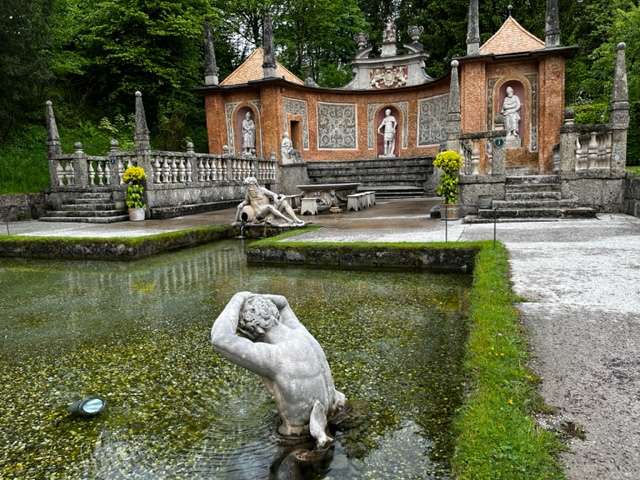 giardini della villa hellbrunn a salisburgo