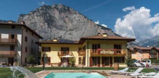 Agriturismo con piscina a Pergolese, Trento