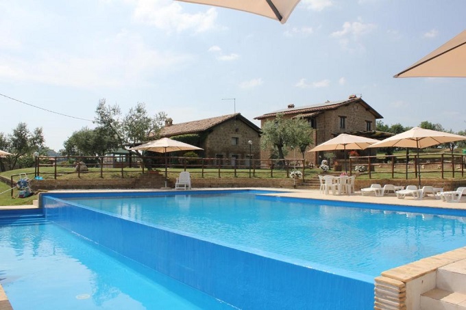 Agriturismo con piscina a Tarano, Rieti